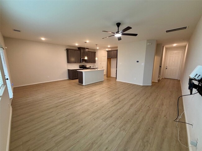 Building Photo - 27970 Western Crk Ct