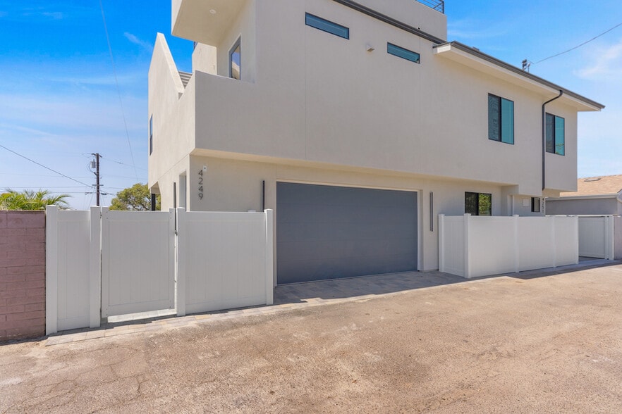 Building Photo - 4249 Gila Ave