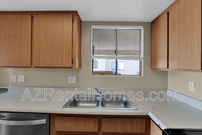 Building Photo - 8155 E Roosevelt St