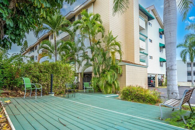Building Photo - Beautifully Renovated 1 Bedroom/1 Bath Iao...