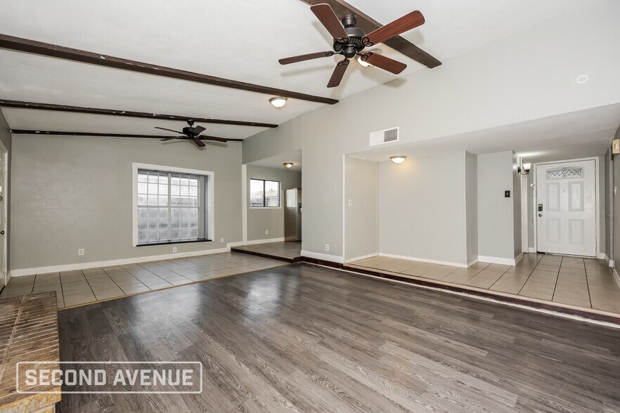 Building Photo - 7525 Ashcrest Ln