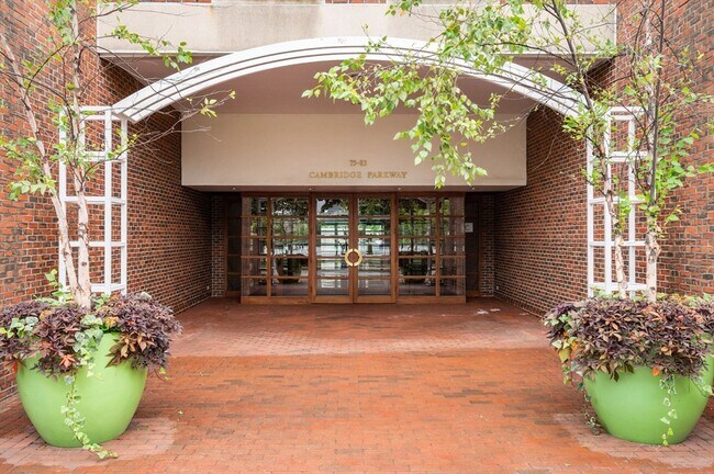 Building Photo - 75-83-83 Cambridge Pkwy