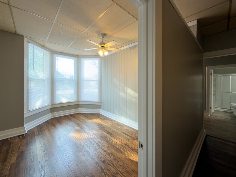 Bedroom - 337 E 15th St