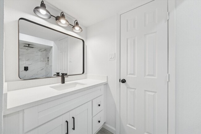 Building Photo - 5411 Logston Ln
