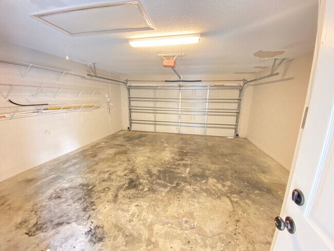 Building Photo - View this home today and Move in July 3rd!...