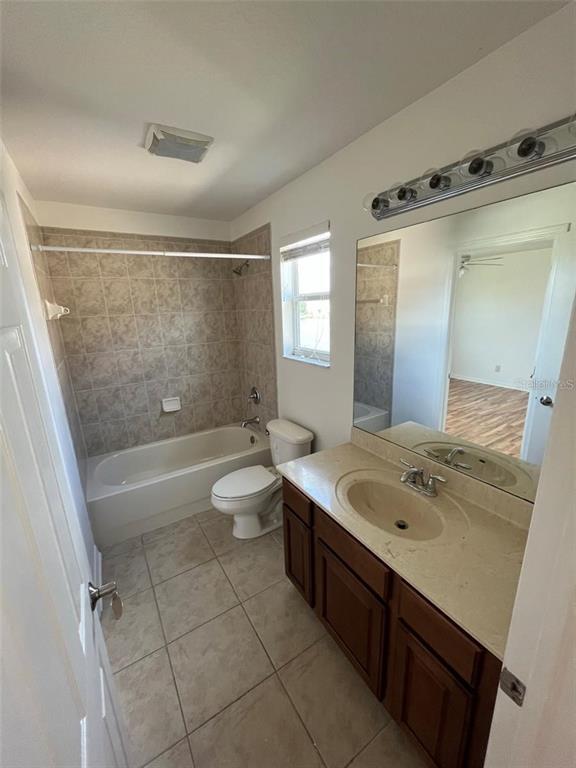 Building Photo - 10757 Pictorial Park Dr