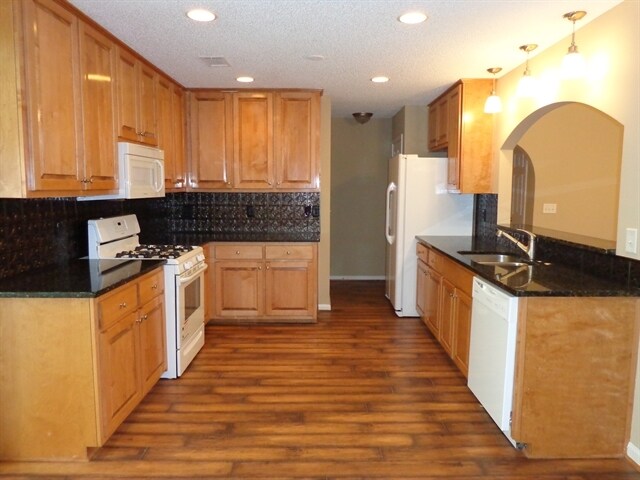 Building Photo - 2075 Reserve Pky