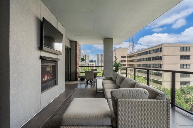 Building Photo - 867 Peachtree St NE