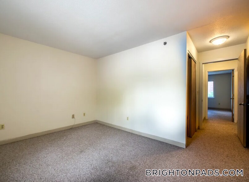 Building Photo - 144 N Beacon St