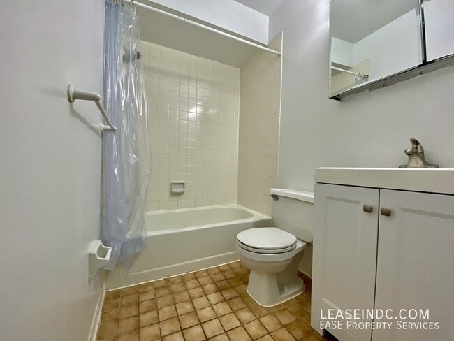 Building Photo - 1721 11th St NW