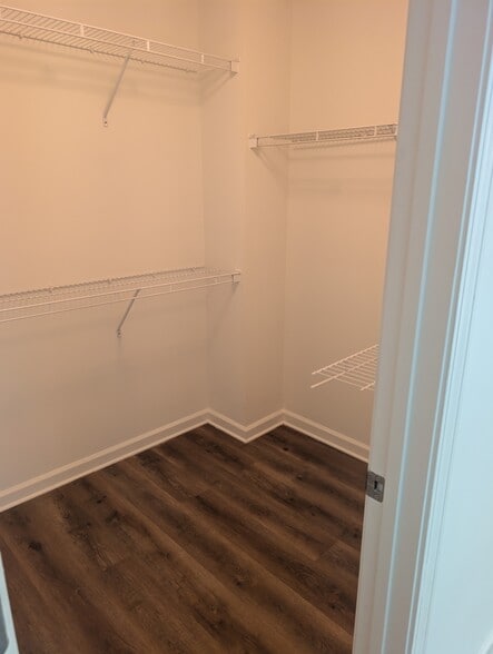 Building Photo - 2159 Weldonberry Dr NE
