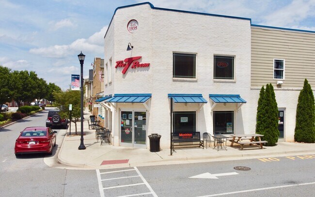 Building Photo - 100 Portico Street