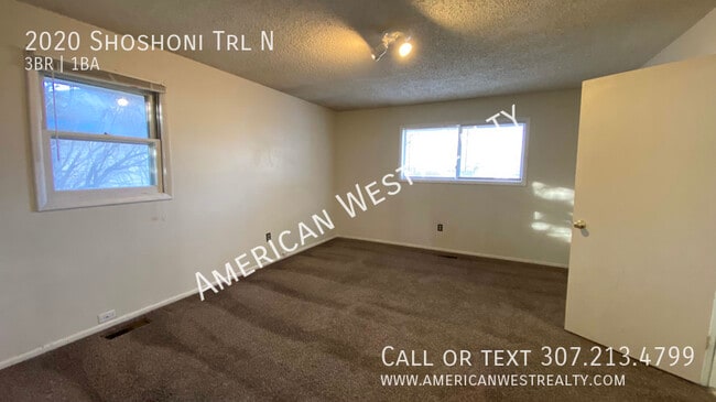 Building Photo - 2020 Shoshone Trail N