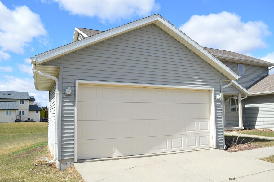 Building Photo - 1121 Union Rd