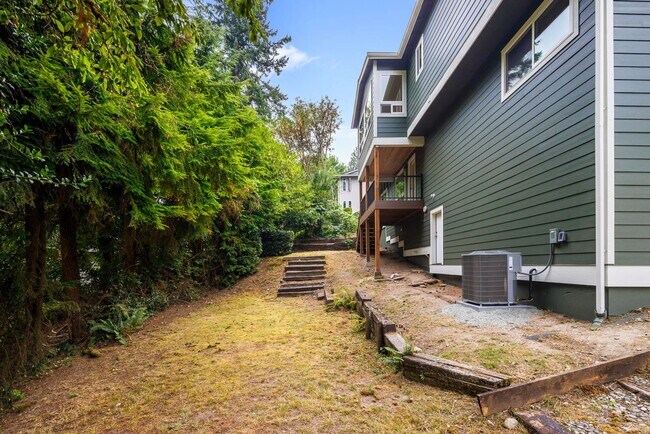 Building Photo - 930 178th Pl NE
