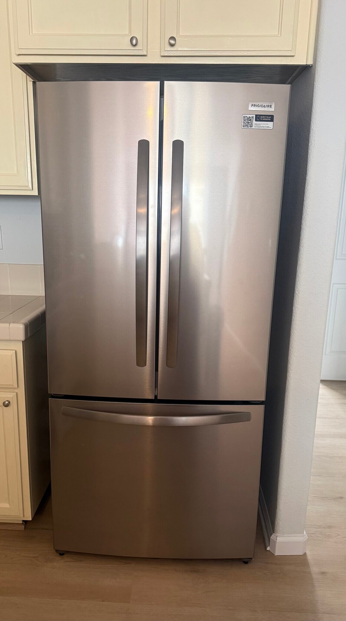 Refrigerator and fully equipped kitchen - 1505 Nevin Plz