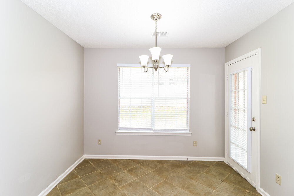 Building Photo - 6962 Lagrange Cir N