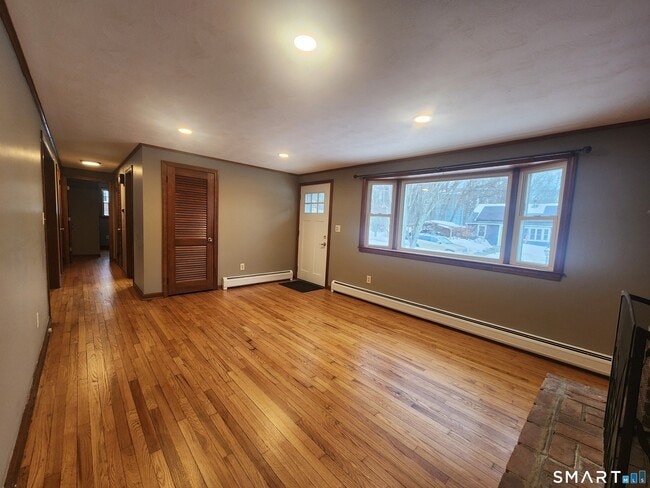 Building Photo - 8 Quinn St