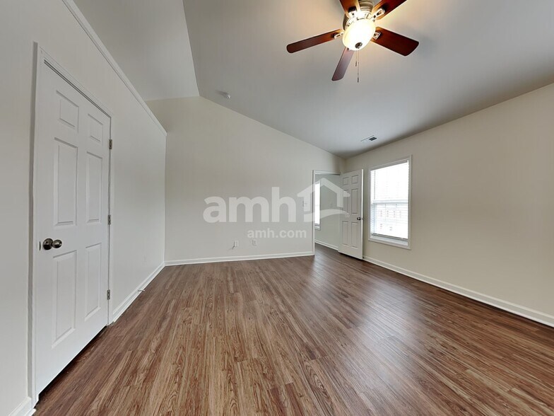 Building Photo - 3709 Chancellorsville Ct