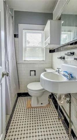 Building Photo - 32 Carman St