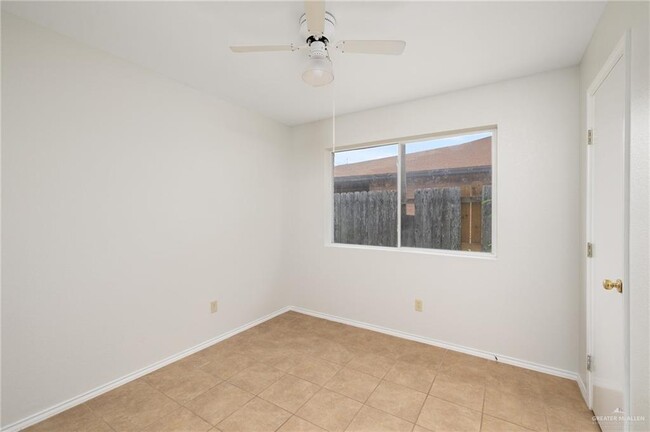 Building Photo - 502 Thornwood Dr