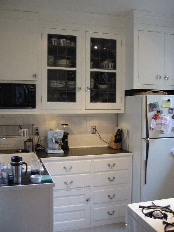 Kitchen - 416 E Roy St
