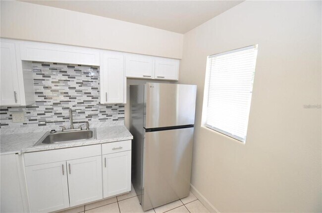 Building Photo - 108 Pike St