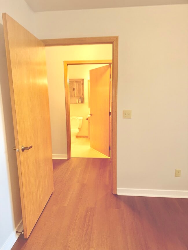 Building Photo - 126 Thomson Ln