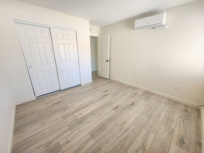 Building Photo - 74052 Pinon Dr