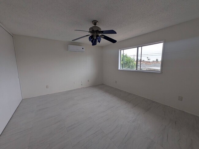 Building Photo - B- 6-Unit  9532-9536 1/2 Cedar Street.