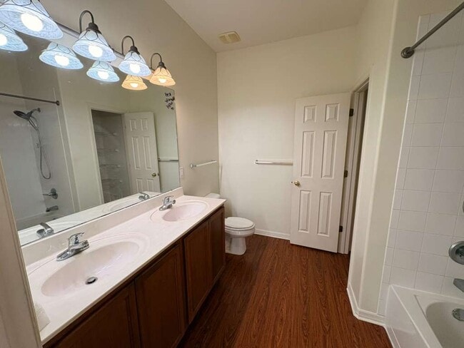 Building Photo - 1826 NW 15th Terrace