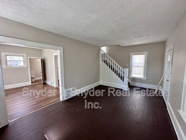 Building Photo - 484 Homer Ave