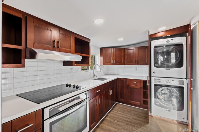 Building Photo - 9 Sylvan Trail