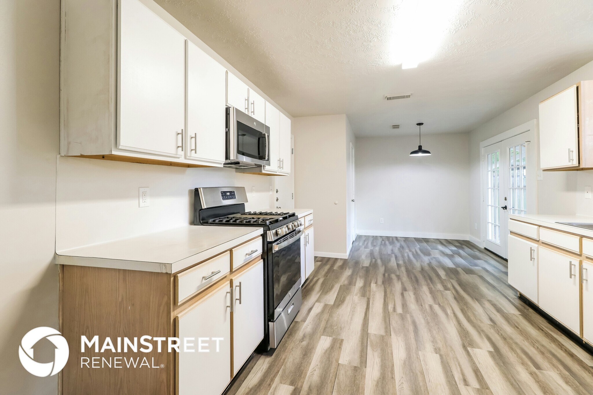Building Photo - 18442 Hollow Oaks Cir