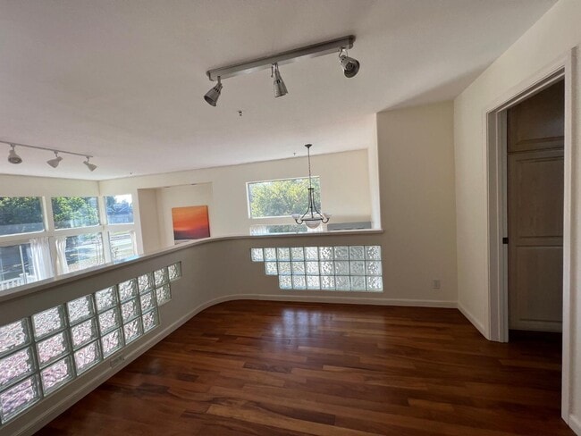 Building Photo - 837 Columbia Cir