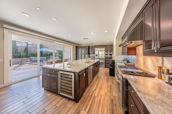 Building Photo - Stunning 5BR/5BA Luxury Rental in Irvine’s Great Park