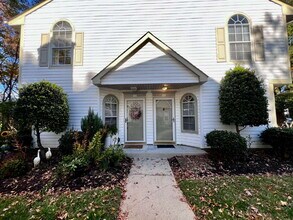 Building Photo - Beautiful 2-Bedroom End Unit Townhome in Ocean Lakes!