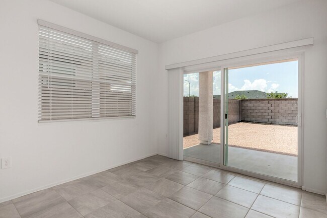 Building Photo - Beautiful 3 bed, 2 bath Casa Grande home