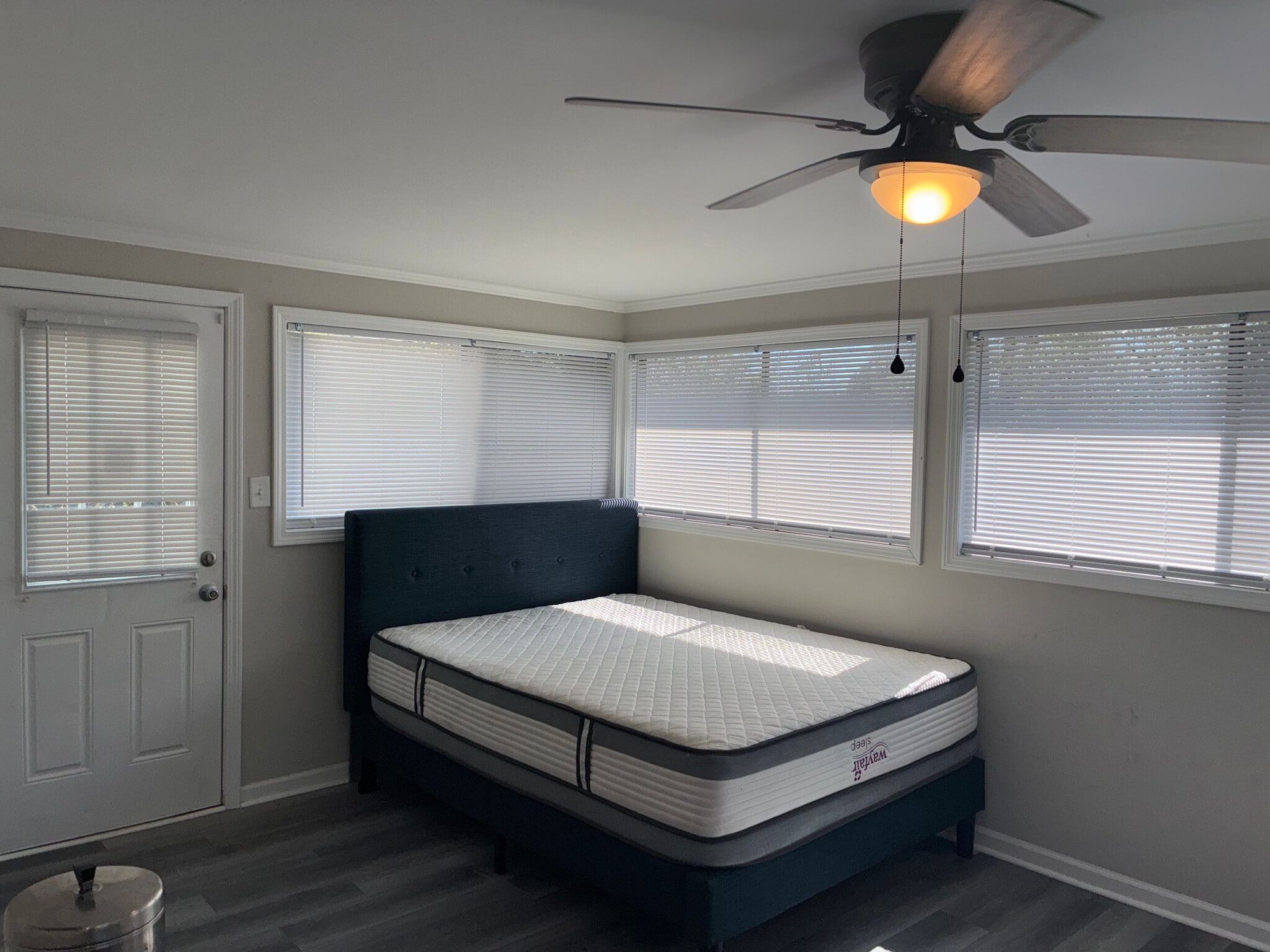 Building Photo - Room in House on Formosa Ave