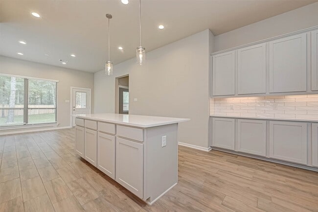 Building Photo - 348 Rise Ln