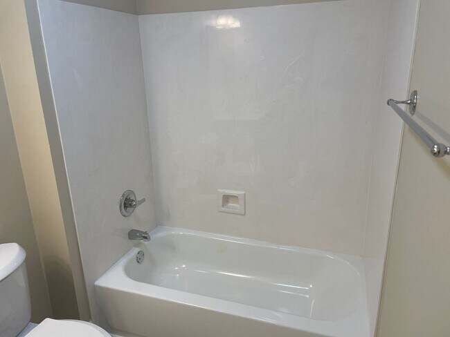 Building Photo - Renovated 3BR/2.5BA Townhome — Garage + Backyard — Great Schools — $1,700/mo