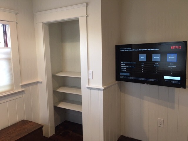 Building Photo - 311 N Gertruda Ave