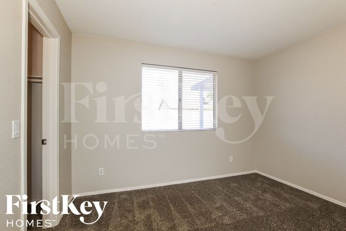 Building Photo - 8534 W Tuckey Ln