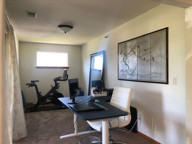 Building Photo - Spacious 2-Bedroom, 2-Bathroom Plus Loft C...