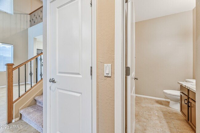 Building Photo - 3075 W Yellow Peak Dr