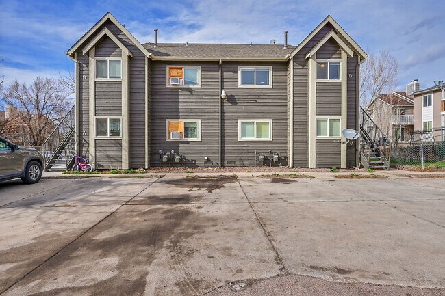 Building Photo - 1051 Mazatlan Cir