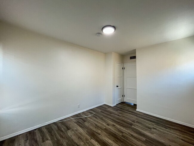 Building Photo - 3401 W 84th Pl