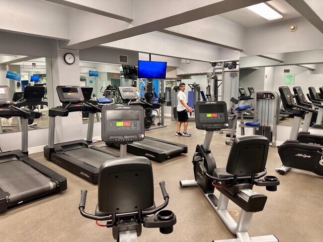 Building Photo - 1880 S Ocean Dr