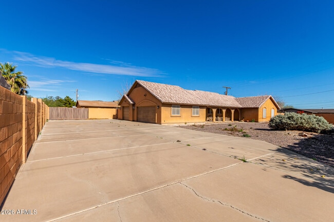 Building Photo - 8812 W Pinnacle Peak Rd