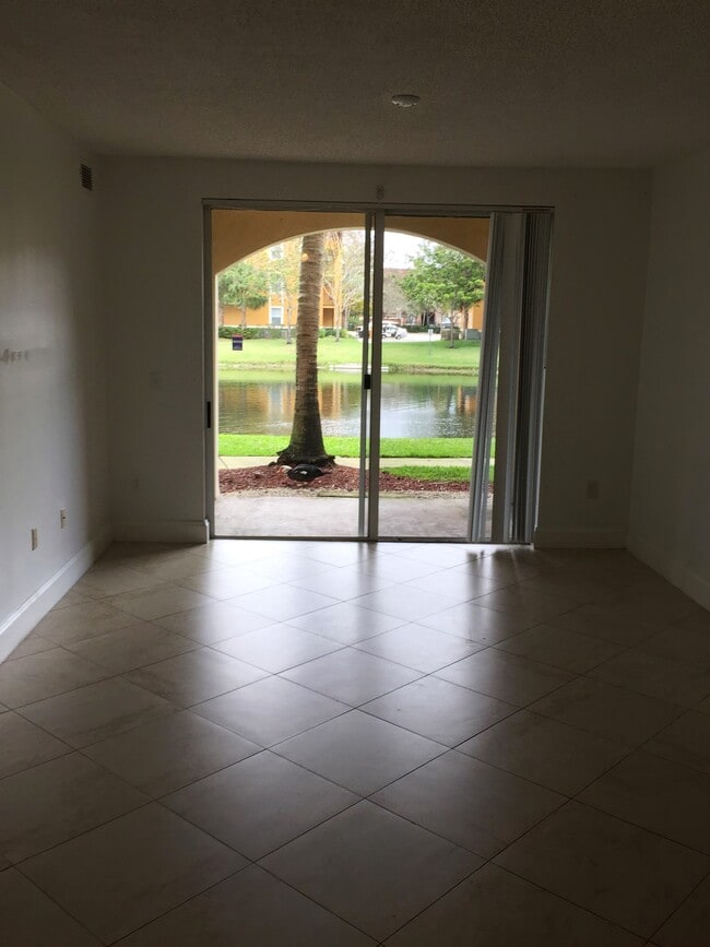 Building Photo - 2201 W Preserve Way